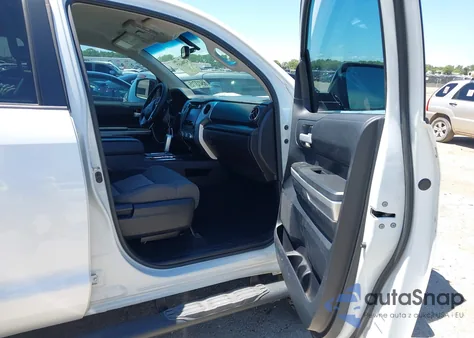 2016 Toyota Tundra Crewmax Sr5/Trd Pro z USA, uszkodzony, nr VIN 5TFDW5F11GX524496